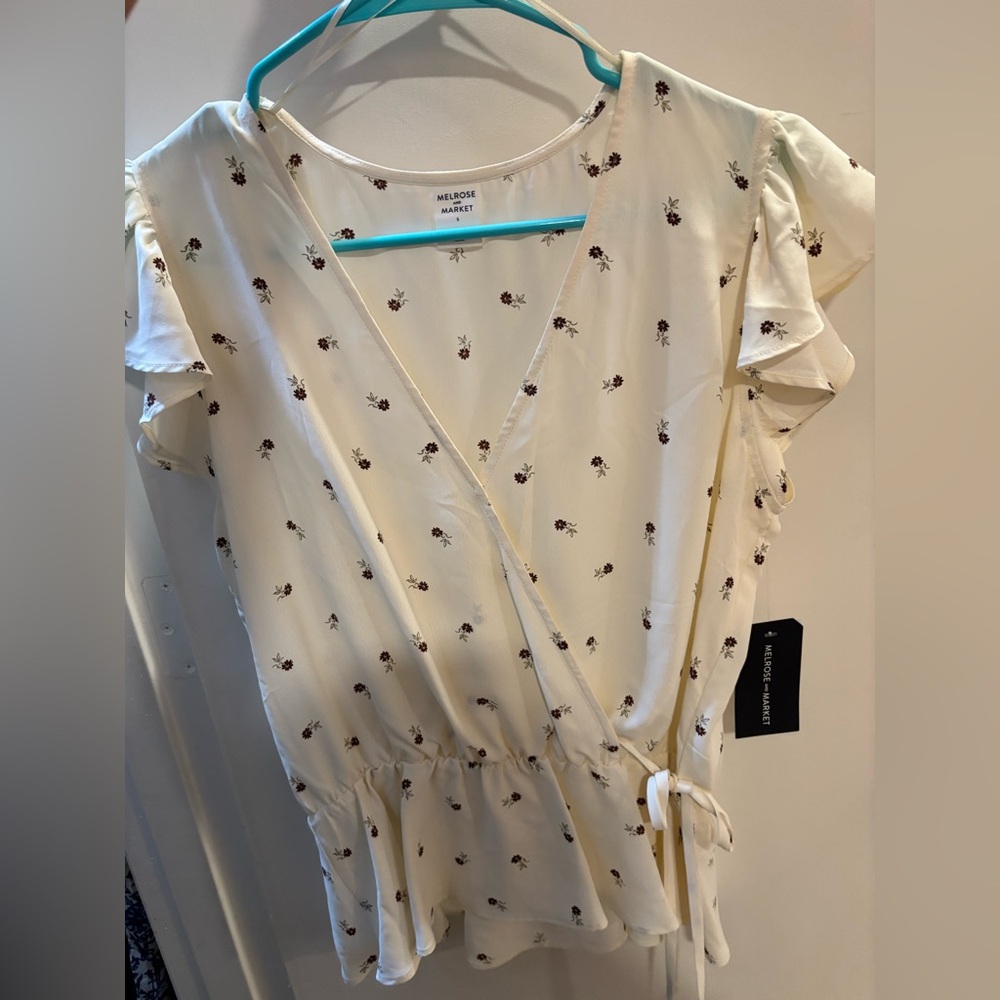 NWT Melrose and Market Ivory Top with Maroon Floral Design